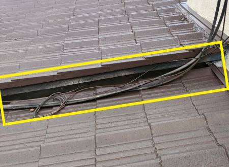 瓦屋根の段差　雨漏り原因調査